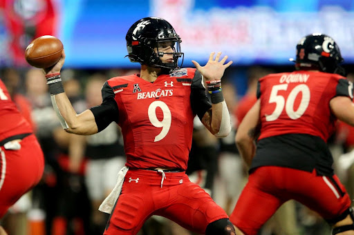 Cincinnati Bearcats Quarterback, Desmond Ridder, finds an open receiver in their game against Notre Dame