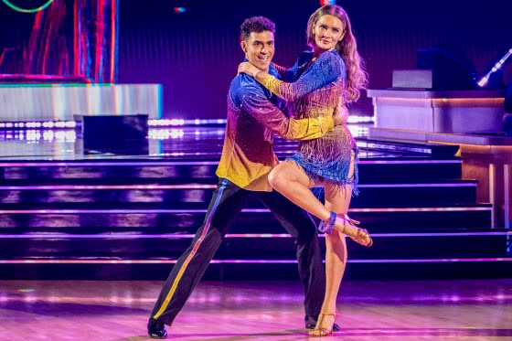 Ezra Sosa and Anna Delvey in Dancing with the Stars on September 17
(NBCNews.com).
