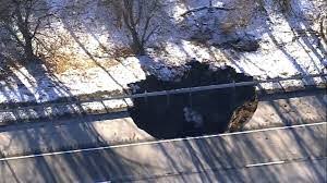 BirdsView of NJ sinkhole opening into a mineshaft: (ABC.news.go.com)
