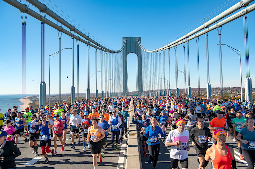 New York City Marathon runners crossing the Verrazzano-Narrows Bridge (nyrr.org)